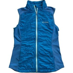 Columbia lightweight puffer vest size medium. Fleece side panels, full front zip